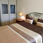Ria Apartment